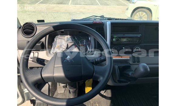 Buy Import Mitsubishi Carisma White Car in Import - Dubai in Attapeu Province Buy Import Mitsubishi Carisma White Car in Import - Dubai in Attapeu Province