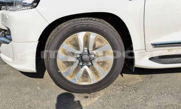Buy Import Toyota Land Cruiser White Car in Import - Dubai in Attapeu Province Buy Import Toyota Land Cruiser White Car in Import - Dubai in Attapeu Province