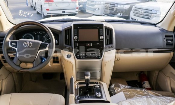 Buy Import Toyota Land Cruiser White Car in Import - Dubai in Attapeu Province Buy Import Toyota Land Cruiser White Car in Import - Dubai in Attapeu Province