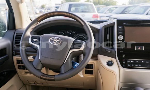 Buy Import Toyota Land Cruiser White Car in Import - Dubai in Attapeu Province Buy Import Toyota Land Cruiser White Car in Import - Dubai in Attapeu Province