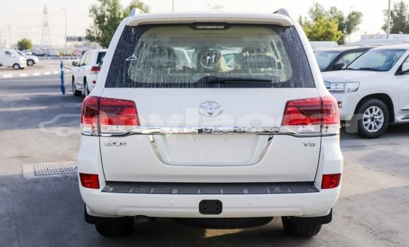 Buy Import Toyota Land Cruiser White Car in Import - Dubai in Attapeu Province Buy Import Toyota Land Cruiser White Car in Import - Dubai in Attapeu Province