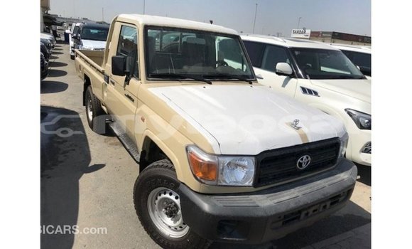 Buy Import Toyota Land Cruiser Beige Car in Import - Dubai in Attapeu Province Buy Import Toyota Land Cruiser Beige Car in Import - Dubai in Attapeu Province