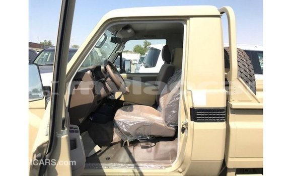 Buy Import Toyota Land Cruiser Beige Car in Import - Dubai in Attapeu Province Buy Import Toyota Land Cruiser Beige Car in Import - Dubai in Attapeu Province