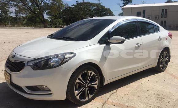 Buy Used Kia Rio White Car in Vientiane in Vientiane Province