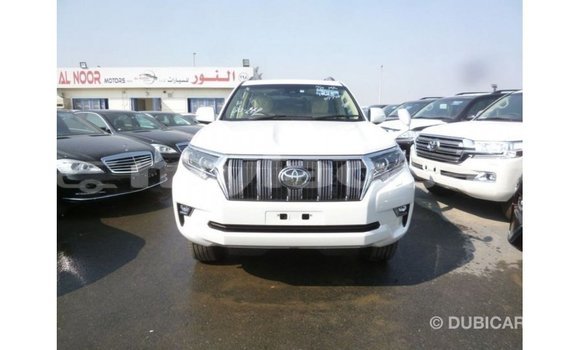Acheter Import Voiture Toyota Prado Blanc à Import - Dubai, Attapeu Province Acheter Import Voiture Toyota Prado Blanc à Import - Dubai, Attapeu Province