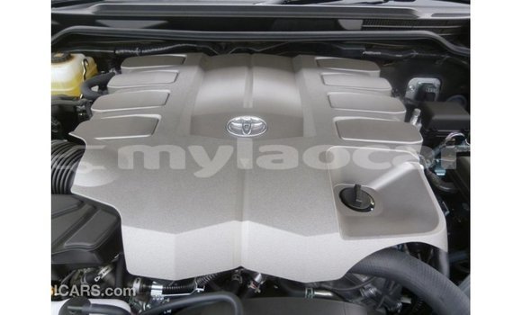 Acheter Import Voiture Toyota Land Cruiser Noir à Import - Dubai, Attapeu Province Acheter Import Voiture Toyota Land Cruiser Noir à Import - Dubai, Attapeu Province