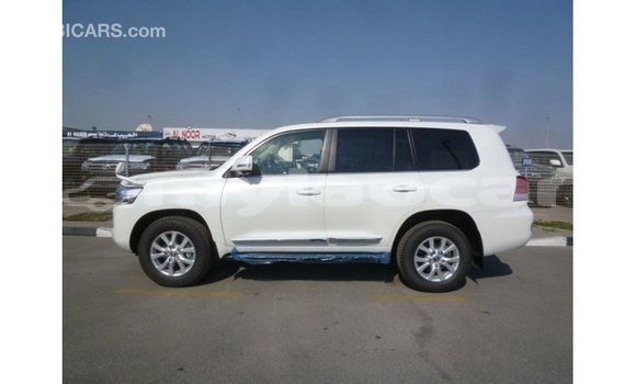 Buy Import Toyota Land Cruiser White Car in Import - Dubai in Attapeu Province Buy Import Toyota Land Cruiser White Car in Import - Dubai in Attapeu Province