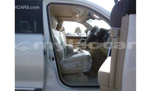 Buy Import Toyota Land Cruiser White Car in Import - Dubai in Attapeu Province Buy Import Toyota Land Cruiser White Car in Import - Dubai in Attapeu Province