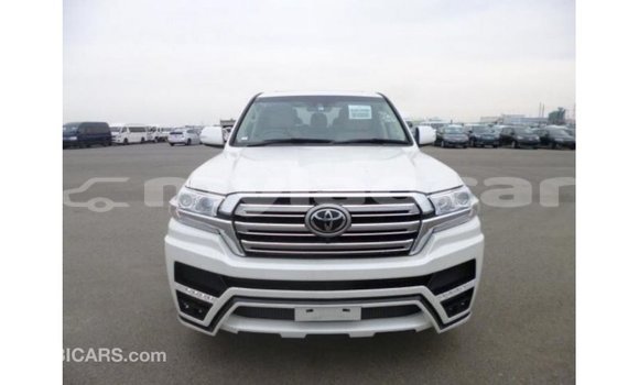 ຊື້ ການ ນຳ ເຂົ້າ Toyota Land Cruiser White ລົດ ໃນ Import - Dubai ໃນ Attapeu Province ຊື້ ການ ນຳ ເຂົ້າ Toyota Land Cruiser White ລົດ ໃນ Import - Dubai ໃນ Attapeu Province