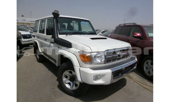 ຊື້ ການ ນຳ ເຂົ້າ Toyota Land Cruiser White ລົດ ໃນ Import - Dubai ໃນ Attapeu Province ຊື້ ການ ນຳ ເຂົ້າ Toyota Land Cruiser White ລົດ ໃນ Import - Dubai ໃນ Attapeu Province