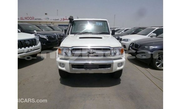 ຊື້ ການ ນຳ ເຂົ້າ Toyota Land Cruiser White ລົດ ໃນ Import - Dubai ໃນ Attapeu Province ຊື້ ການ ນຳ ເຂົ້າ Toyota Land Cruiser White ລົດ ໃນ Import - Dubai ໃນ Attapeu Province