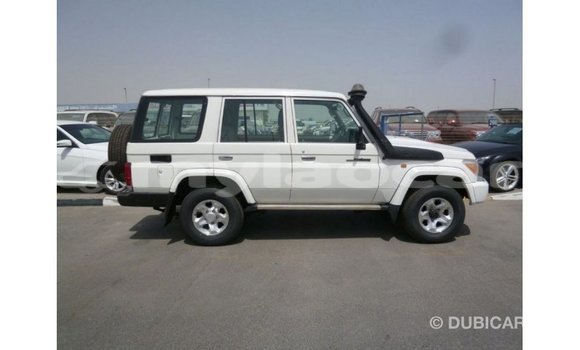 ຊື້ ການ ນຳ ເຂົ້າ Toyota Land Cruiser White ລົດ ໃນ Import - Dubai ໃນ Attapeu Province ຊື້ ການ ນຳ ເຂົ້າ Toyota Land Cruiser White ລົດ ໃນ Import - Dubai ໃນ Attapeu Province