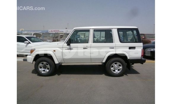 ຊື້ ການ ນຳ ເຂົ້າ Toyota Land Cruiser White ລົດ ໃນ Import - Dubai ໃນ Attapeu Province ຊື້ ການ ນຳ ເຂົ້າ Toyota Land Cruiser White ລົດ ໃນ Import - Dubai ໃນ Attapeu Province