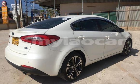 Buy Used Kia Rio White Car in Vientiane in Vientiane Province Buy Used Kia Rio White Car in Vientiane in Vientiane Province