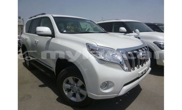 Acheter Import Voiture Toyota Prado Blanc à Import - Dubai, Attapeu Province Acheter Import Voiture Toyota Prado Blanc à Import - Dubai, Attapeu Province