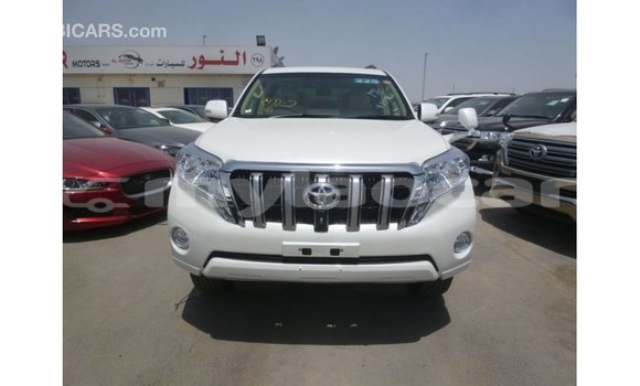 Acheter Import Voiture Toyota Prado Blanc à Import - Dubai, Attapeu Province Acheter Import Voiture Toyota Prado Blanc à Import - Dubai, Attapeu Province
