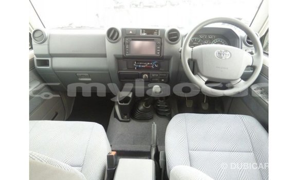 Buy Import Toyota Land Cruiser White Car in Import - Dubai in Attapeu Province Buy Import Toyota Land Cruiser White Car in Import - Dubai in Attapeu Province