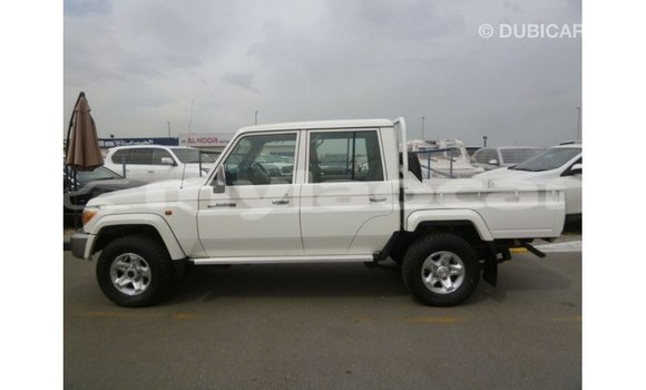 Buy Import Toyota Land Cruiser White Car in Import - Dubai in Attapeu Province Buy Import Toyota Land Cruiser White Car in Import - Dubai in Attapeu Province