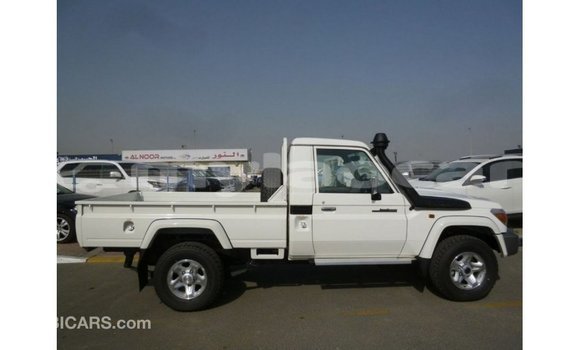 Buy Import Toyota Land Cruiser White Car in Import - Dubai in Attapeu Province Buy Import Toyota Land Cruiser White Car in Import - Dubai in Attapeu Province