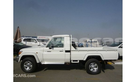 Buy Import Toyota Land Cruiser White Car in Import - Dubai in Attapeu Province Buy Import Toyota Land Cruiser White Car in Import - Dubai in Attapeu Province