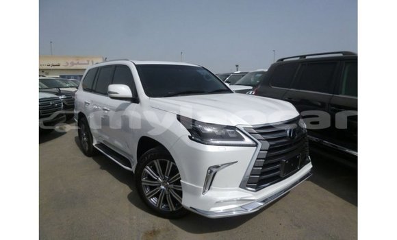 Acheter Import Voiture Lexus LX Blanc à Import - Dubai, Attapeu Province Acheter Import Voiture Lexus LX Blanc à Import - Dubai, Attapeu Province
