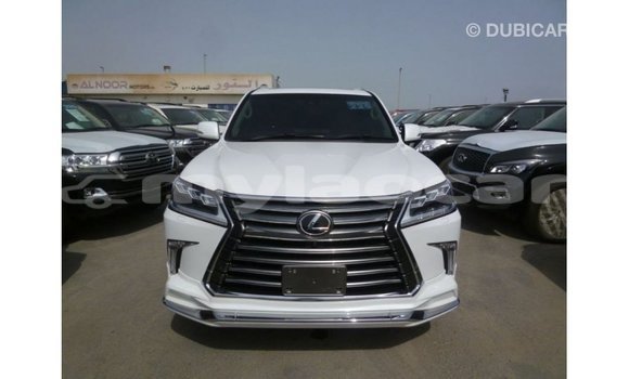 Acheter Import Voiture Lexus LX Blanc à Import - Dubai, Attapeu Province Acheter Import Voiture Lexus LX Blanc à Import - Dubai, Attapeu Province