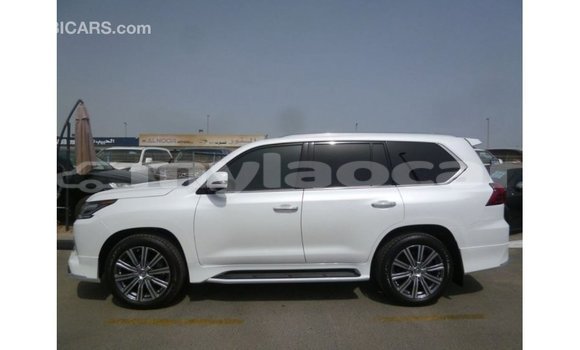Acheter Import Voiture Lexus LX Blanc à Import - Dubai, Attapeu Province Acheter Import Voiture Lexus LX Blanc à Import - Dubai, Attapeu Province