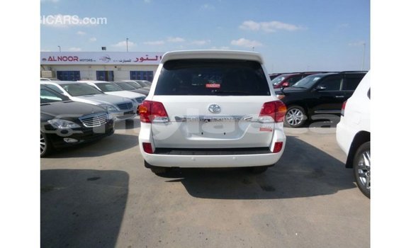 Buy Import Toyota Land Cruiser White Car in Import - Dubai in Attapeu Province Buy Import Toyota Land Cruiser White Car in Import - Dubai in Attapeu Province
