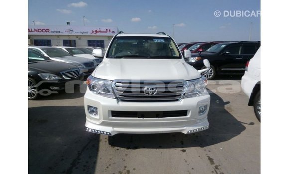 Buy Import Toyota Land Cruiser White Car in Import - Dubai in Attapeu Province Buy Import Toyota Land Cruiser White Car in Import - Dubai in Attapeu Province