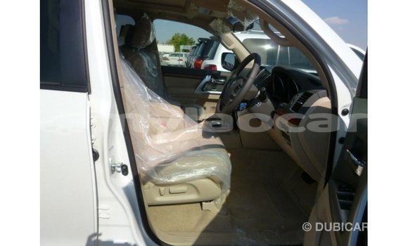 Buy Import Toyota Land Cruiser White Car in Import - Dubai in Attapeu Province Buy Import Toyota Land Cruiser White Car in Import - Dubai in Attapeu Province