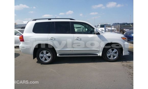 Buy Import Toyota Land Cruiser White Car in Import - Dubai in Attapeu Province Buy Import Toyota Land Cruiser White Car in Import - Dubai in Attapeu Province
