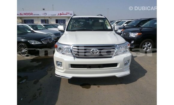 Buy Import Toyota Land Cruiser White Car in Import - Dubai in Attapeu Province Buy Import Toyota Land Cruiser White Car in Import - Dubai in Attapeu Province