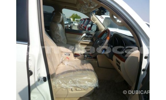 Buy Import Toyota Land Cruiser White Car in Import - Dubai in Attapeu Province Buy Import Toyota Land Cruiser White Car in Import - Dubai in Attapeu Province