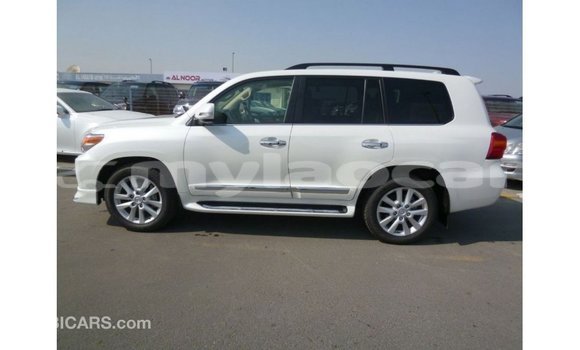 Buy Import Toyota Land Cruiser White Car in Import - Dubai in Attapeu Province Buy Import Toyota Land Cruiser White Car in Import - Dubai in Attapeu Province