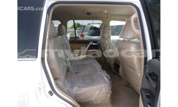 Buy Import Toyota Land Cruiser White Car in Import - Dubai in Attapeu Province Buy Import Toyota Land Cruiser White Car in Import - Dubai in Attapeu Province