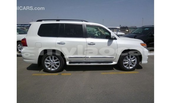 Buy Import Toyota Land Cruiser White Car in Import - Dubai in Attapeu Province Buy Import Toyota Land Cruiser White Car in Import - Dubai in Attapeu Province