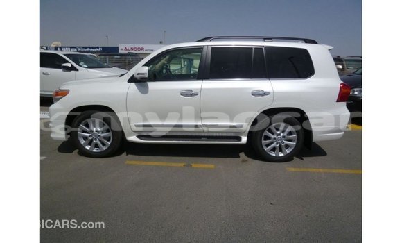 Buy Import Toyota Land Cruiser White Car in Import - Dubai in Attapeu Province Buy Import Toyota Land Cruiser White Car in Import - Dubai in Attapeu Province