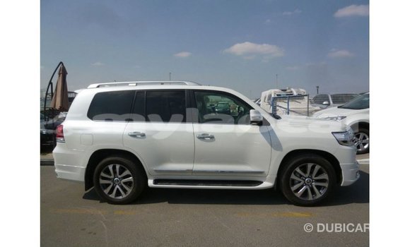Buy Import Toyota Land Cruiser White Car in Import - Dubai in Attapeu Province Buy Import Toyota Land Cruiser White Car in Import - Dubai in Attapeu Province