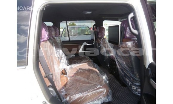 Buy Import Toyota Land Cruiser White Car in Import - Dubai in Attapeu Province Buy Import Toyota Land Cruiser White Car in Import - Dubai in Attapeu Province