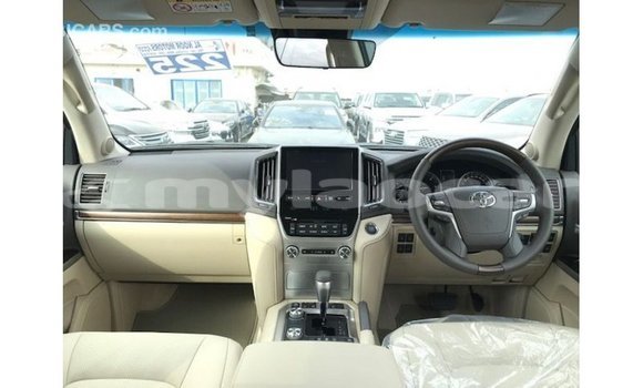 Buy Import Toyota Land Cruiser White Car in Import - Dubai in Attapeu Province Buy Import Toyota Land Cruiser White Car in Import - Dubai in Attapeu Province