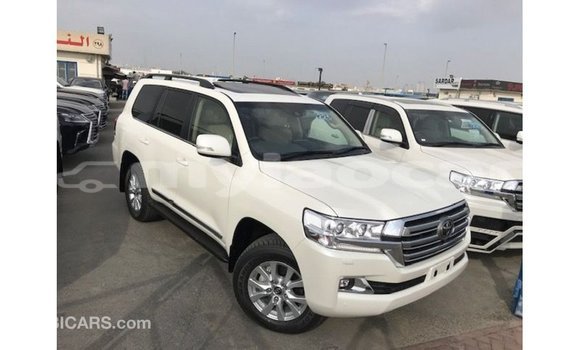 Buy Import Toyota Land Cruiser White Car in Import - Dubai in Attapeu Province Buy Import Toyota Land Cruiser White Car in Import - Dubai in Attapeu Province