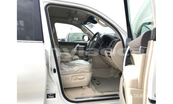 Buy Import Toyota Land Cruiser White Car in Import - Dubai in Attapeu Province Buy Import Toyota Land Cruiser White Car in Import - Dubai in Attapeu Province