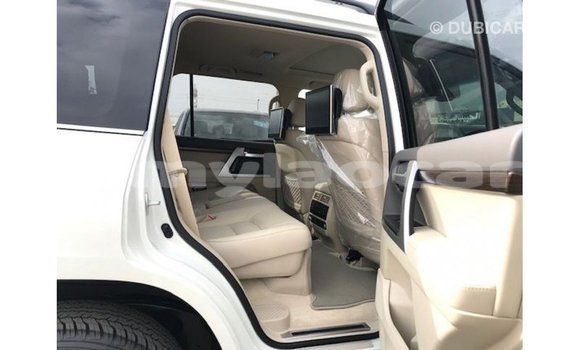 Buy Import Toyota Land Cruiser White Car in Import - Dubai in Attapeu Province Buy Import Toyota Land Cruiser White Car in Import - Dubai in Attapeu Province