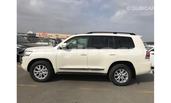 Buy Import Toyota Land Cruiser White Car in Import - Dubai in Attapeu Province Buy Import Toyota Land Cruiser White Car in Import - Dubai in Attapeu Province