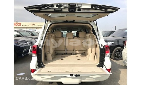 Buy Import Toyota Land Cruiser White Car in Import - Dubai in Attapeu Province Buy Import Toyota Land Cruiser White Car in Import - Dubai in Attapeu Province