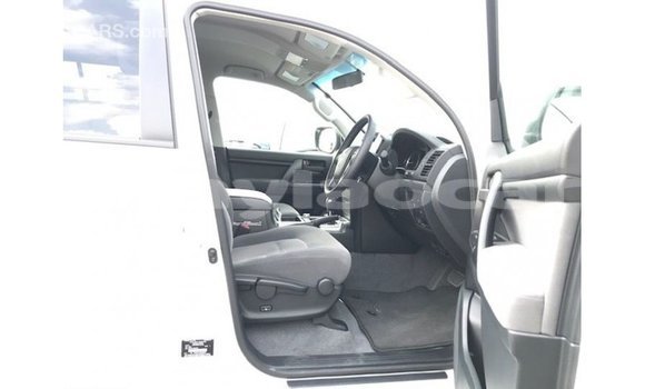Buy Import Toyota Land Cruiser White Car in Import - Dubai in Attapeu Province Buy Import Toyota Land Cruiser White Car in Import - Dubai in Attapeu Province