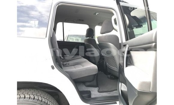 Buy Import Toyota Land Cruiser White Car in Import - Dubai in Attapeu Province Buy Import Toyota Land Cruiser White Car in Import - Dubai in Attapeu Province