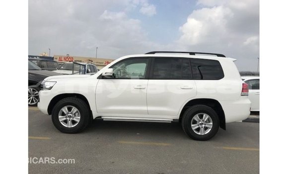 Buy Import Toyota Land Cruiser White Car in Import - Dubai in Attapeu Province Buy Import Toyota Land Cruiser White Car in Import - Dubai in Attapeu Province
