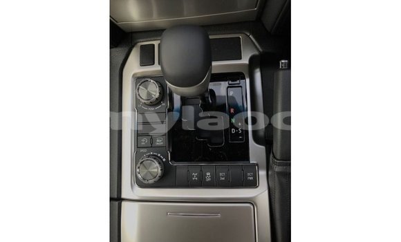 Buy Import Toyota Land Cruiser White Car in Import - Dubai in Attapeu Province Buy Import Toyota Land Cruiser White Car in Import - Dubai in Attapeu Province