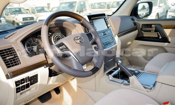 Buy Import Toyota Land Cruiser White Car in Import - Dubai in Attapeu Province Buy Import Toyota Land Cruiser White Car in Import - Dubai in Attapeu Province